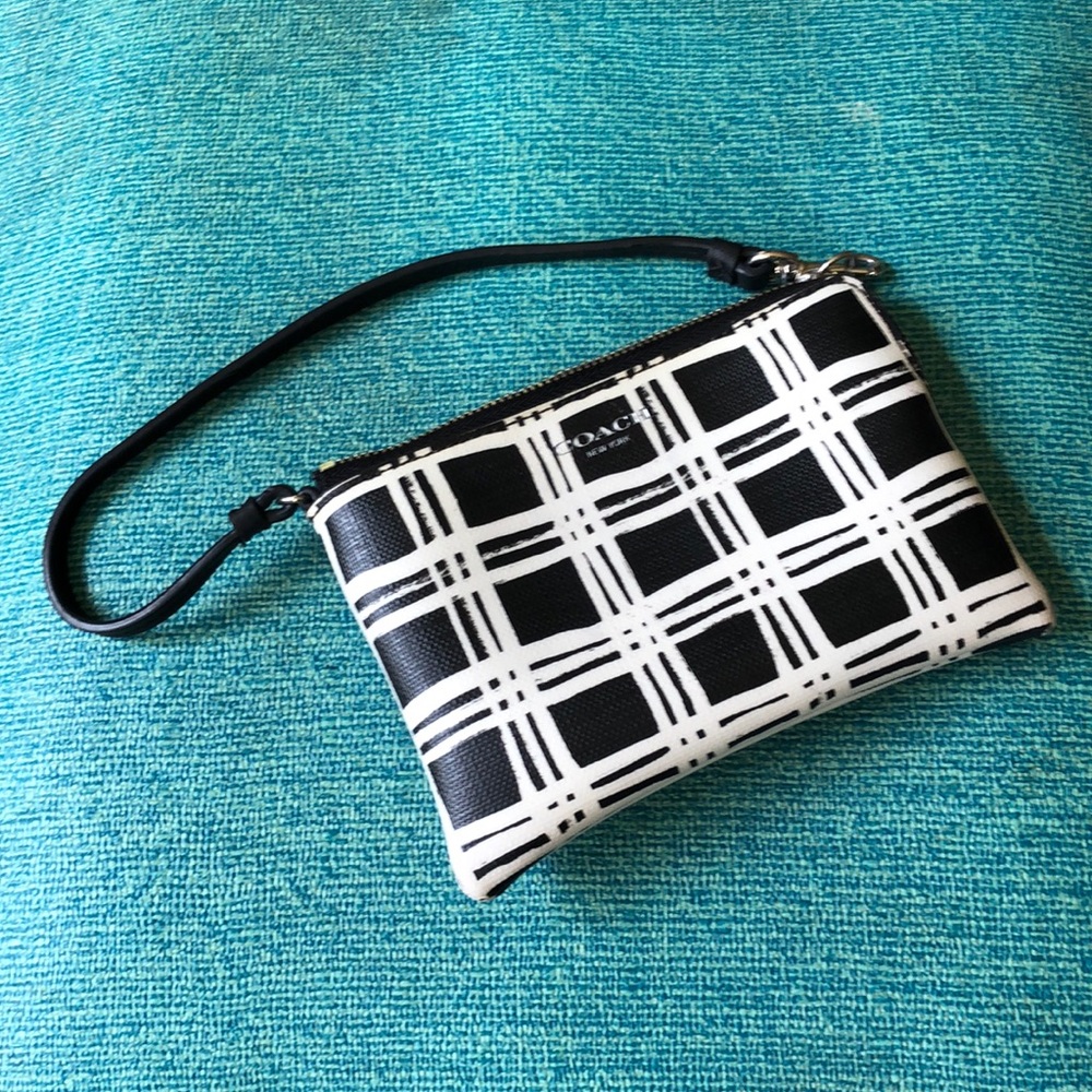 COACH Wristlet (Like New)